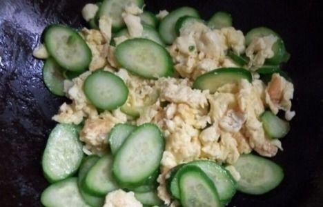 吃荷兰瓜嘴麻,一尝便知，舌尖上的麻味之旅