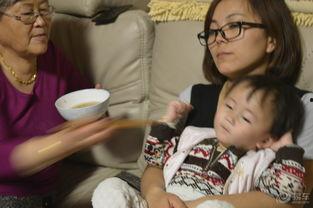 女儿吃小瓜文案,甜蜜滋味传递家庭温馨