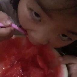 哄宝宝吃瓜视频